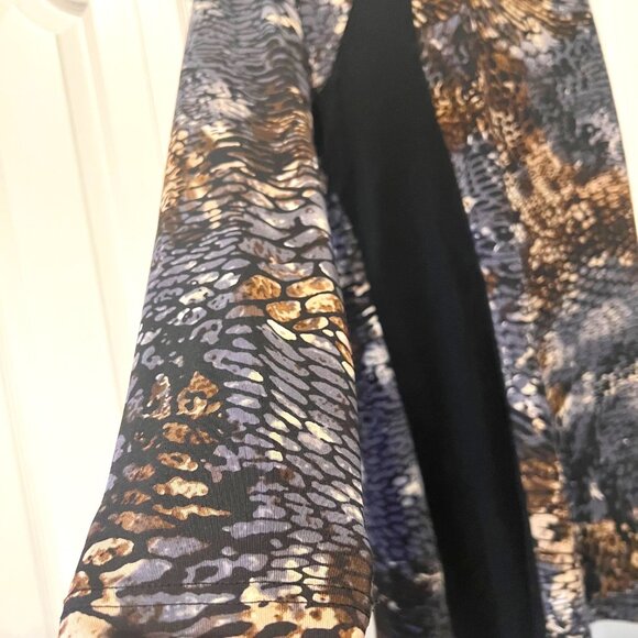 Max & Rina Women's Long Sleeve Snake Skin Print Tunic Stud Blouse-Size Medium - Picture 12 of 14